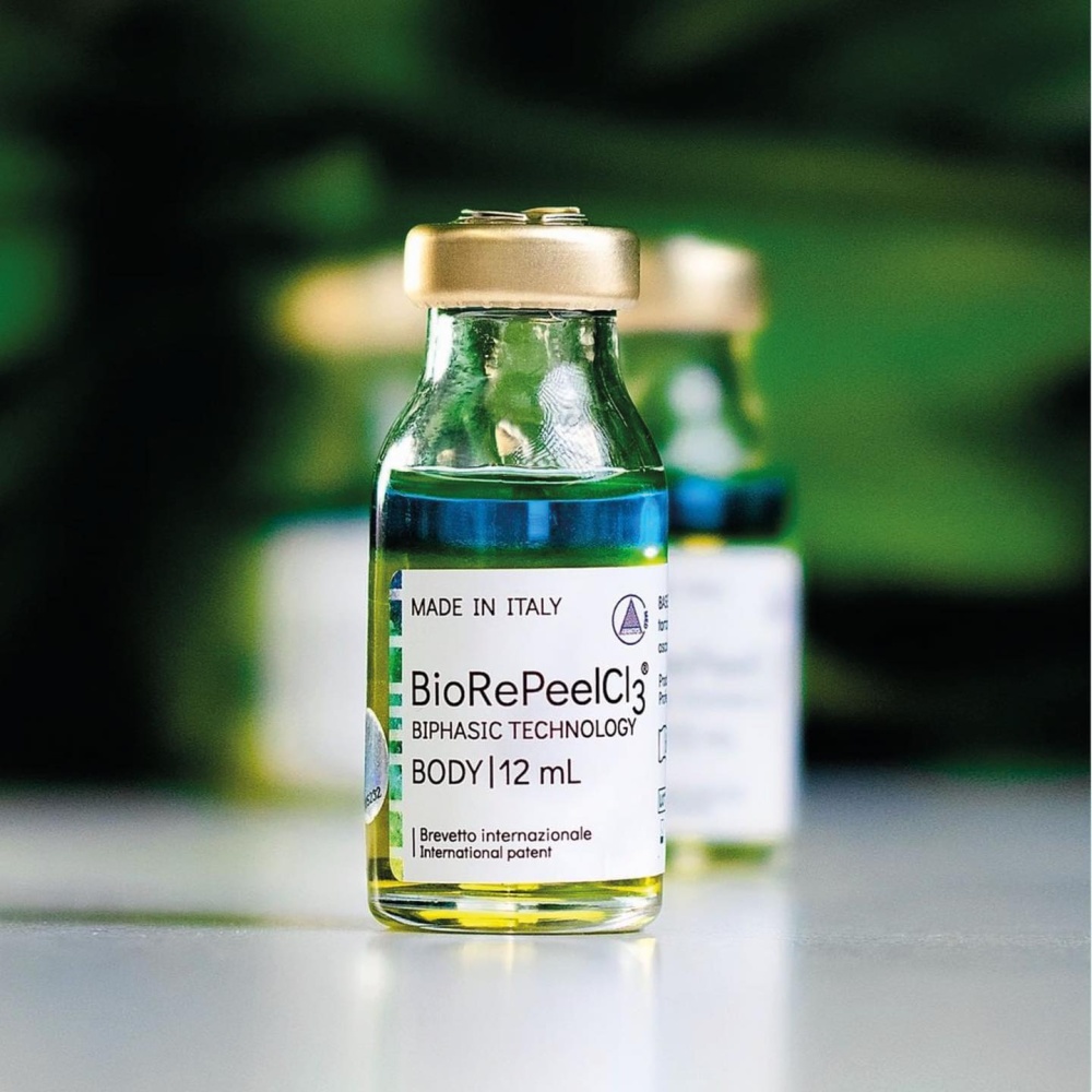 BIOREPEELCL3 BODY 
Revolutionäres zweiphasiges Peeling und Biorevitalisierung in einem