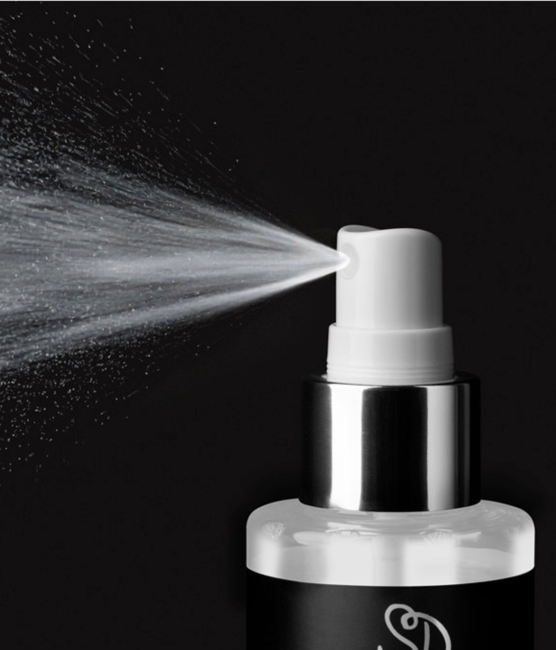 DIXIDOX DE LUXE STEEL SILK TREATMENT SPRAY 
5.5L  Serum zur Hydratisierung der Haare und zum Schutz vor dem Austrocknen. Schutz vor freien Radikalen, Chlorwasser und UV-Strahlung.