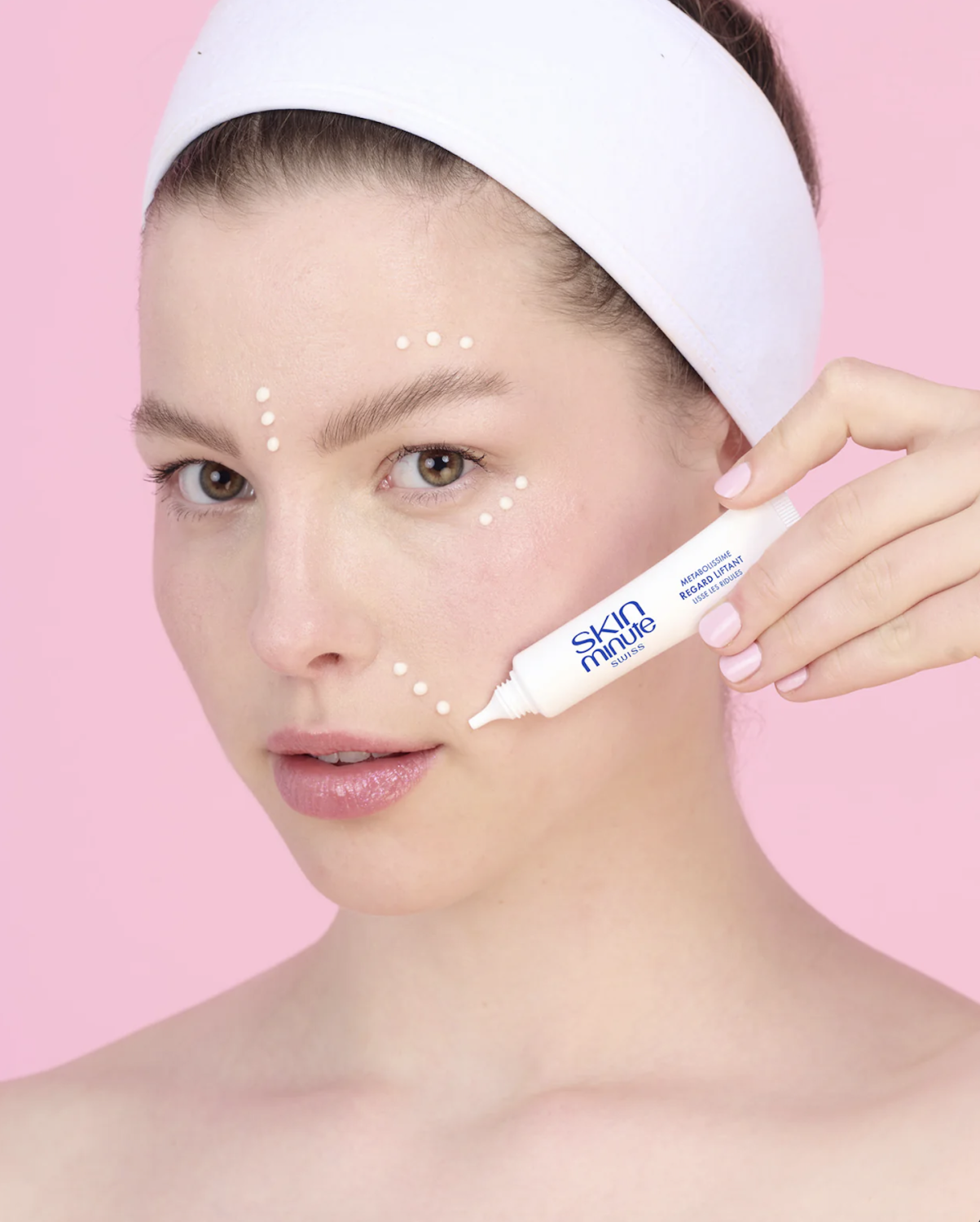 SKIN MINUTE METABOLISSIME LIFTING EYE CONTOUR 
Lifting-Augencreme aus grünen Meeresalgen und Kiwai Augencreme zur Reduktion von dunklen Augenringen und zum Glätten von Falten.  ​ORGANIC SWISS
