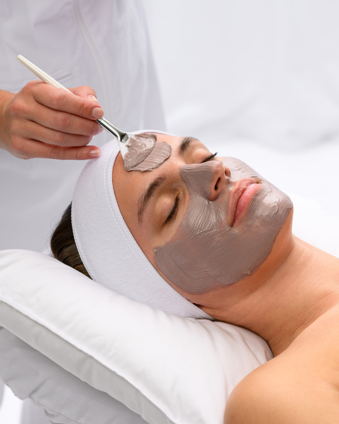 HYDRAPEPTIDE REJUVENATING MASK 
Feuchtigkeitsspendende Gesichtsmaske. Wirkt auch beruhigend auf gereizte und gerötete Haut.
