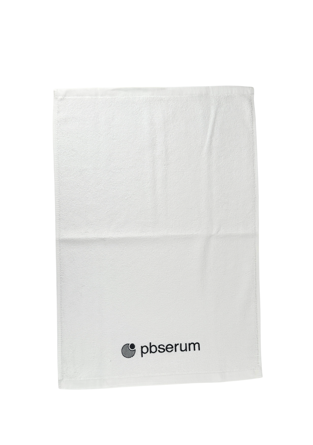 TOWEL PBSERUM SMALL, WHITE WITH GREY LOGO 
40x60 cm Kleines Baumwollhandtuch mit PBSerum-Logo, weiß mit grauer Stickerei