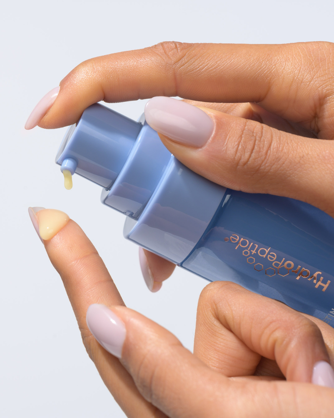 HYDROPEPTIDE RETINOL ROUTINE BOOSTER 
Retinol-Serum mit patentiertem TRI RETINOL und CELLRenew-16 sowie Hyaluronsäure gegen Falten. Straffung der Haut und Stimulation der Kollagenproduktion.<br>EXP 09/26 Rabatt 20%