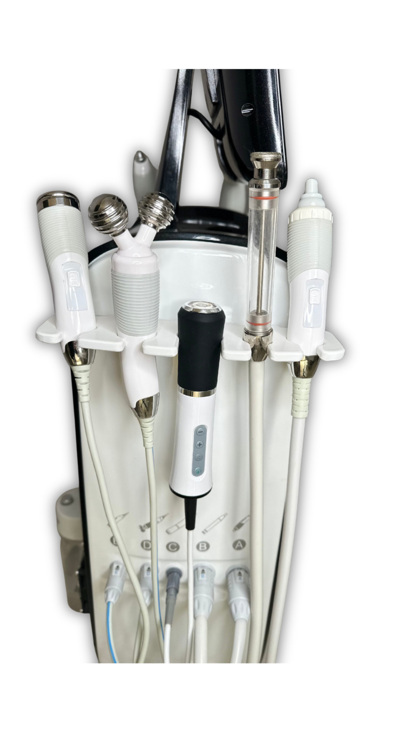 MC HYDRA MASTER COSMETICS MACHINES 
Kosmetikgerät für die professionelle Hautbehandlung mit 9 professionellen Köpfen