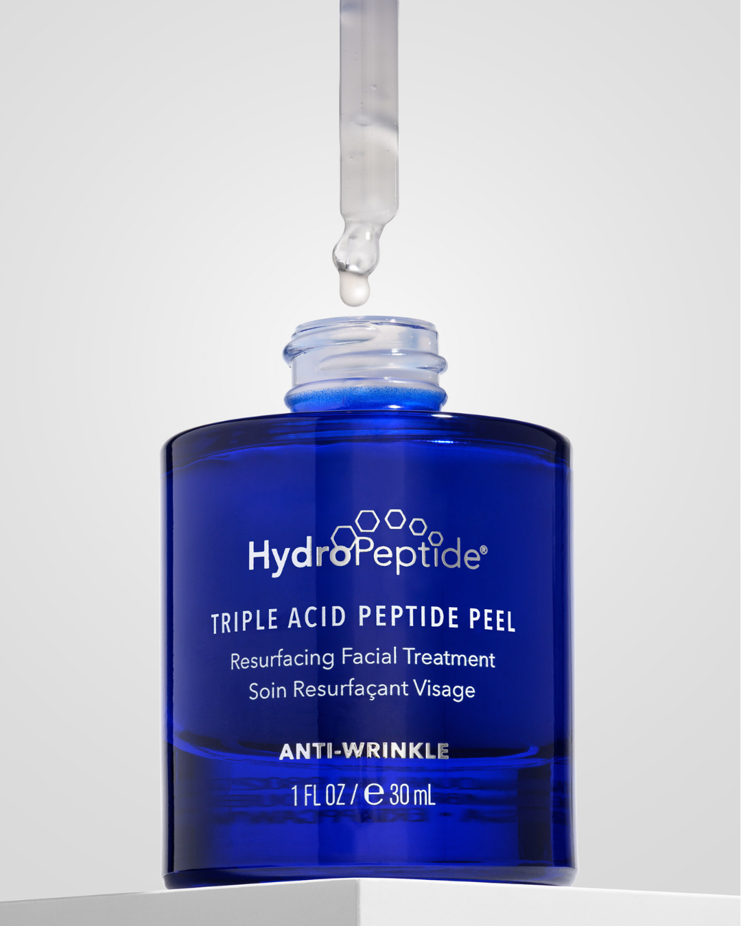 HYDROPEPTIDE TRIPLE ACID PEEL 
Gesichtspeeling mit drei Säuren zur Hautverjüngung.