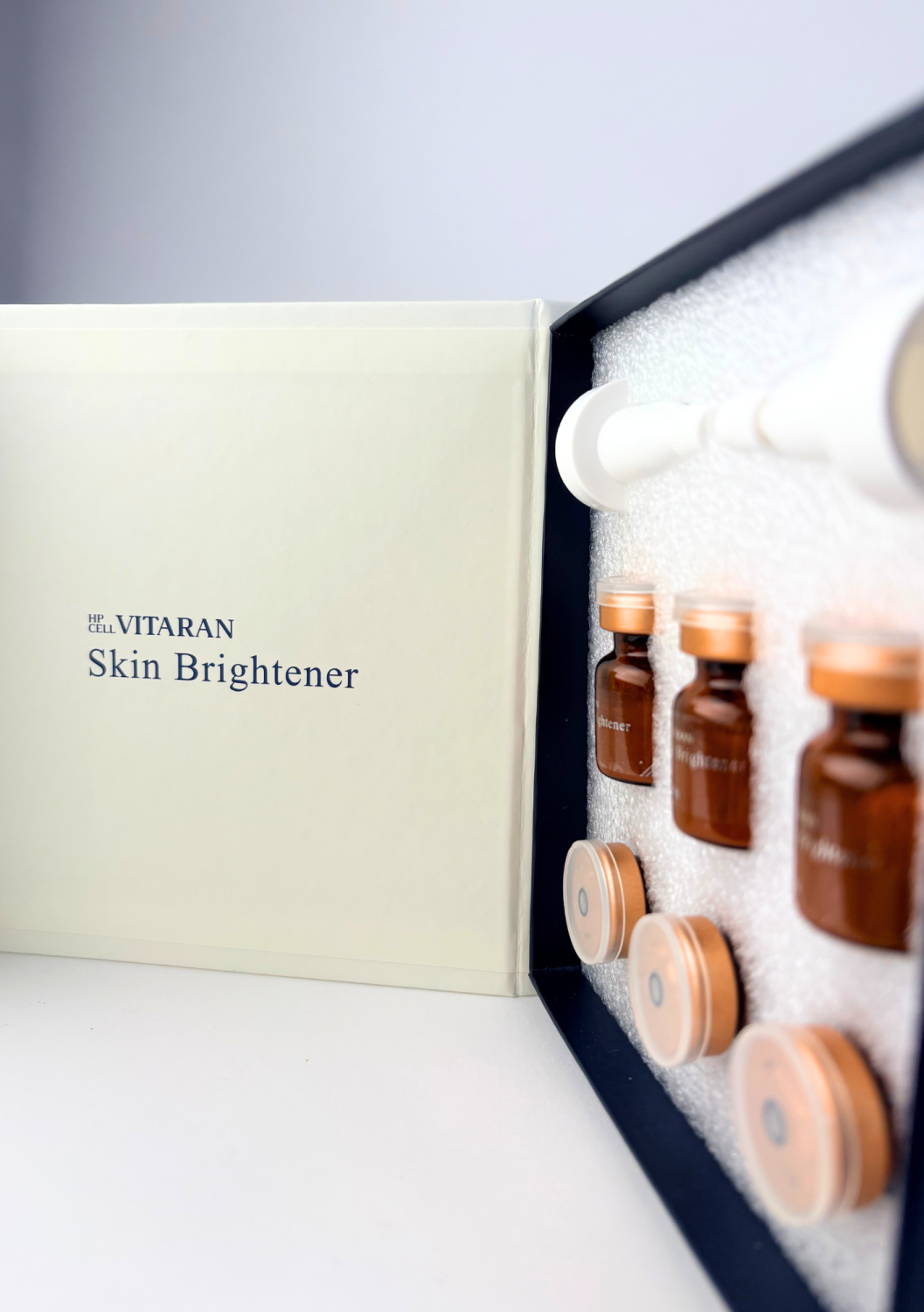 VITARAN HP CELL BRIGHTENER MESOTHERAPY WITH SALMON-DERIVED POLYNUCLEOTIDES FOR SKIN REJUVENATION AND REGENERATION. 
Mesotherapie mit Polynukleotiden – Extrakte aus Lachs-DNA zur Hautverjüngung und zur Behandlung von Hautproblemen und Pigmentflecken.