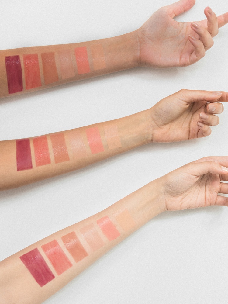 HYDROPEPTIDE PERFECTING GLOSS - SANTORINI 
Lippen glänzen zur Vergrößerung des Lippenvolumens und zur Hydratation